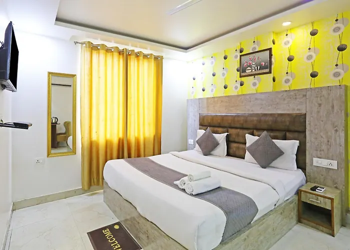 Hotel Broadway, Near Delhi Airport,