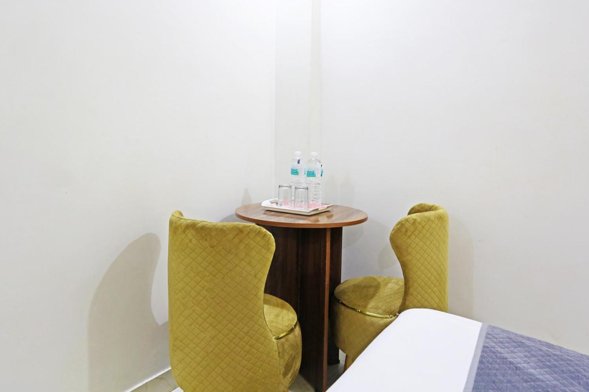 Hotel Broadway, Near Delhi Airport, 3*