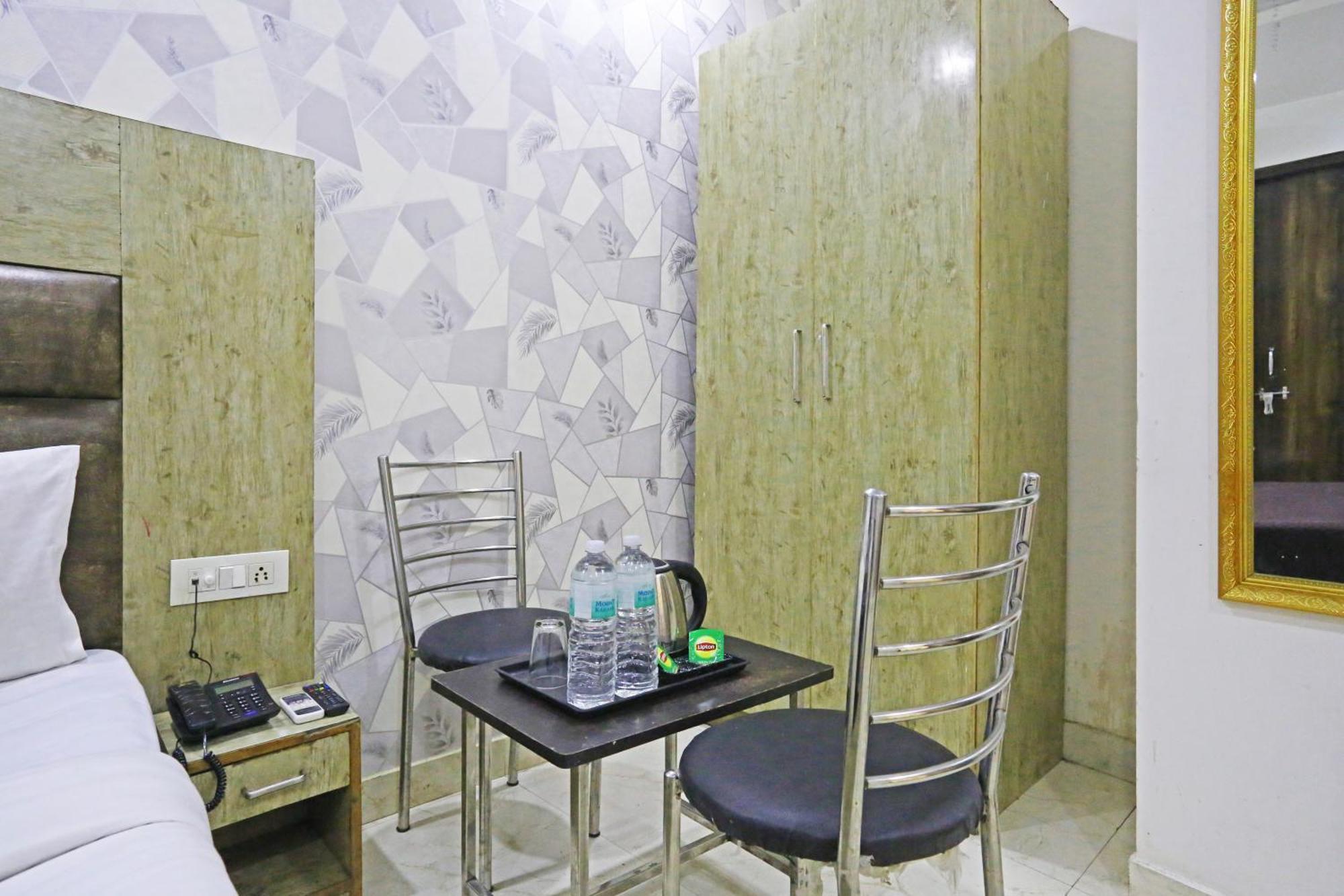 Broadway, Near Delhi Airport, 3*