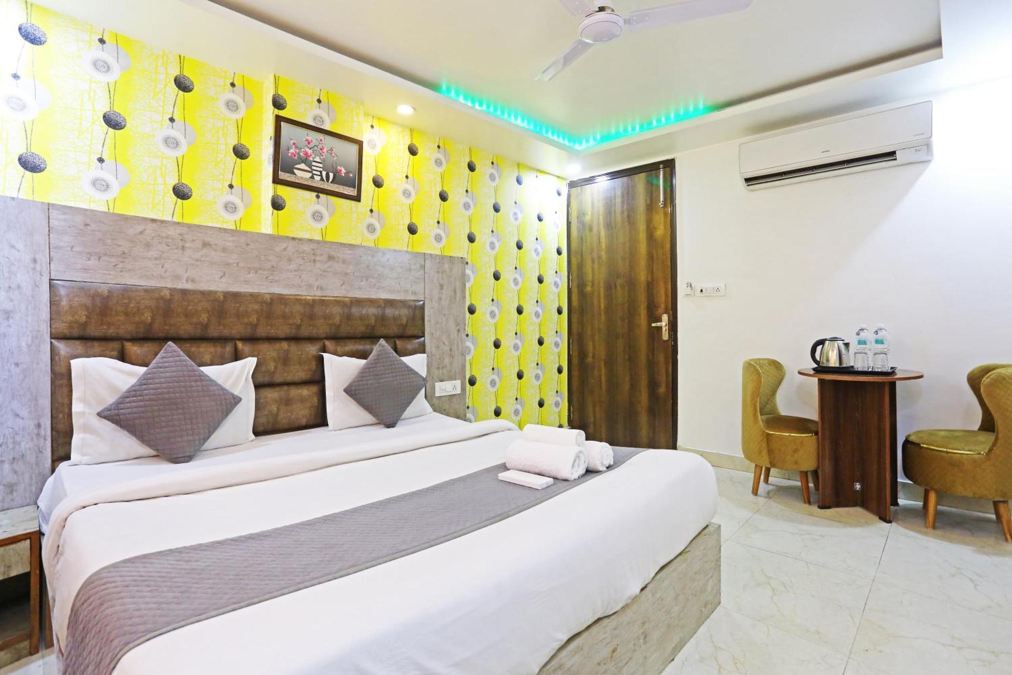 Broadway, Near Delhi Airport, Hotel 3*