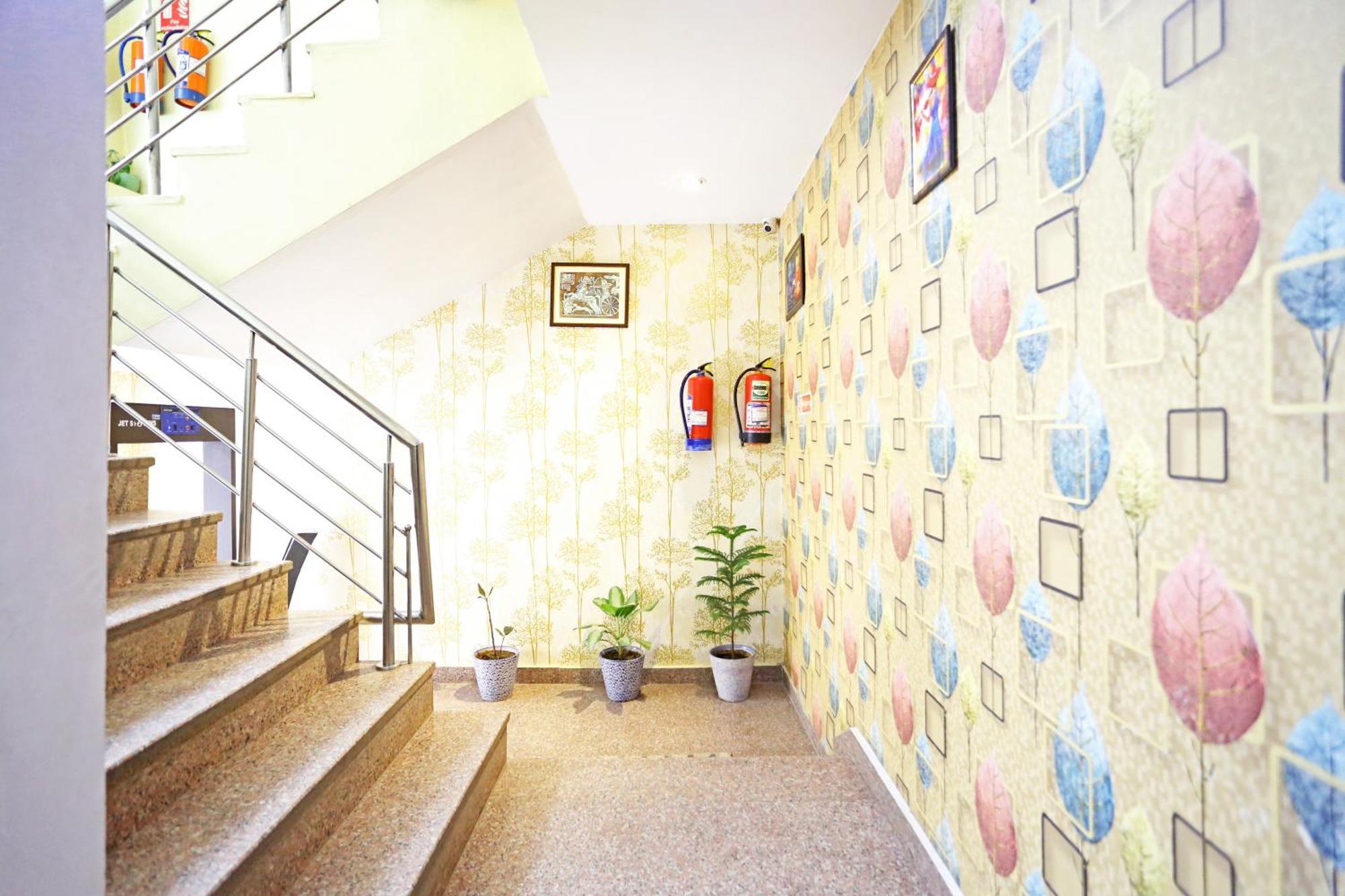Broadway, Near Delhi Airport, 3* New Delhi