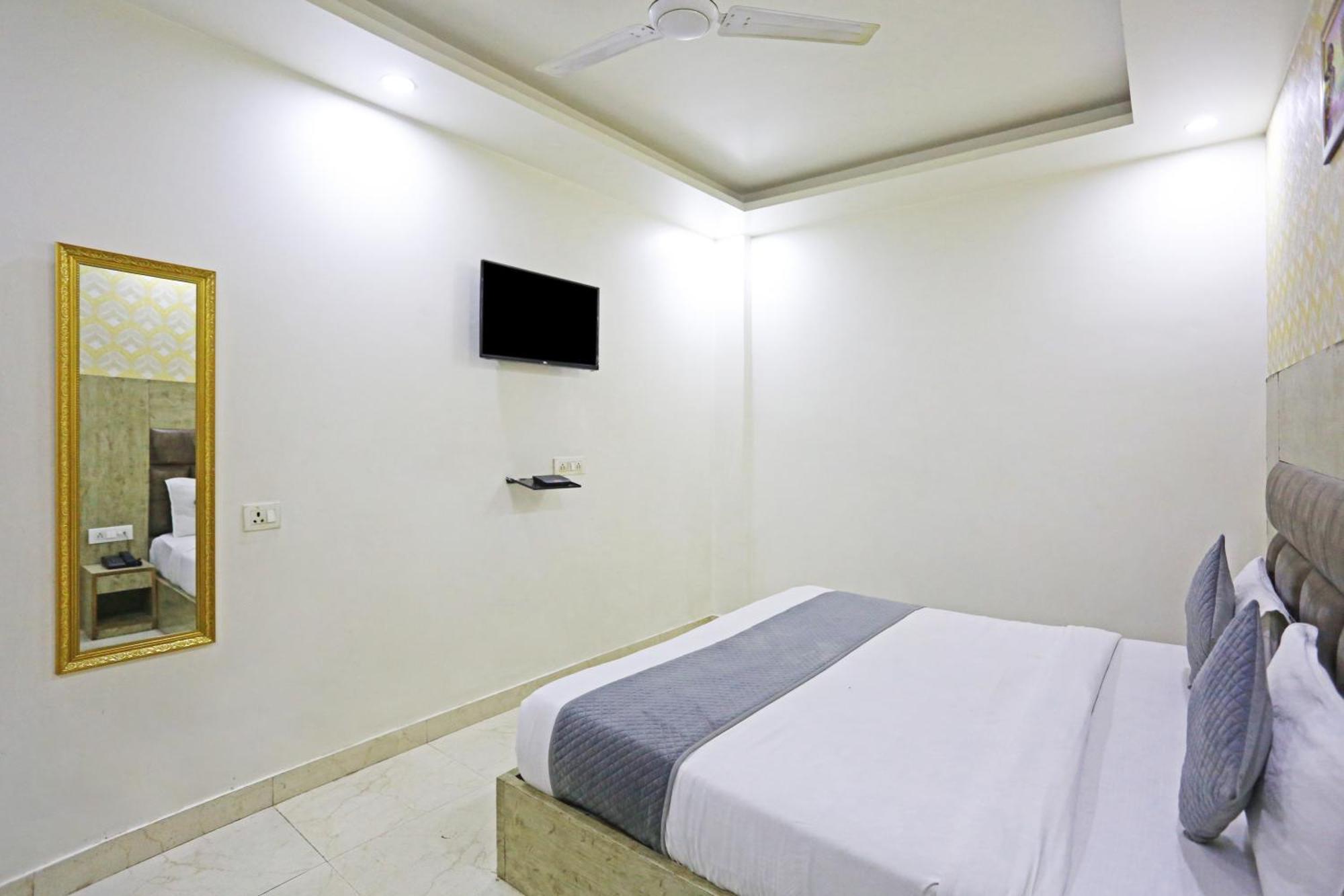 Broadway, Near Delhi Airport, 3* New Delhi