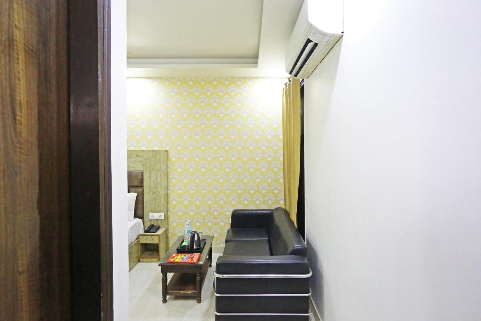 Broadway, Near Delhi Airport, 3* New Delhi