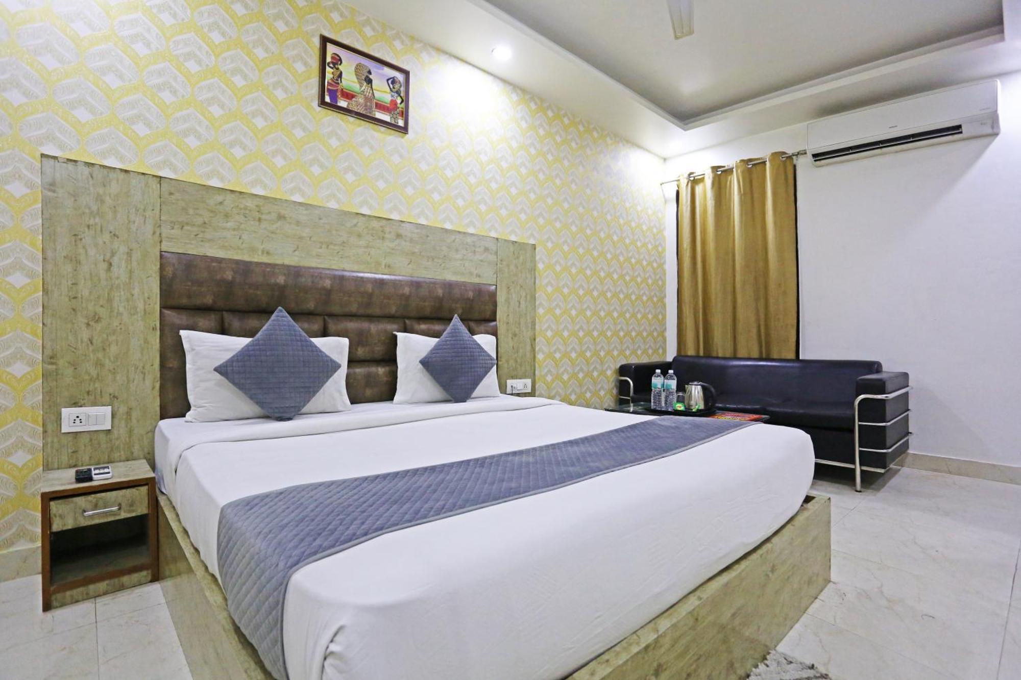 Broadway, Near Delhi Airport, Hotel
