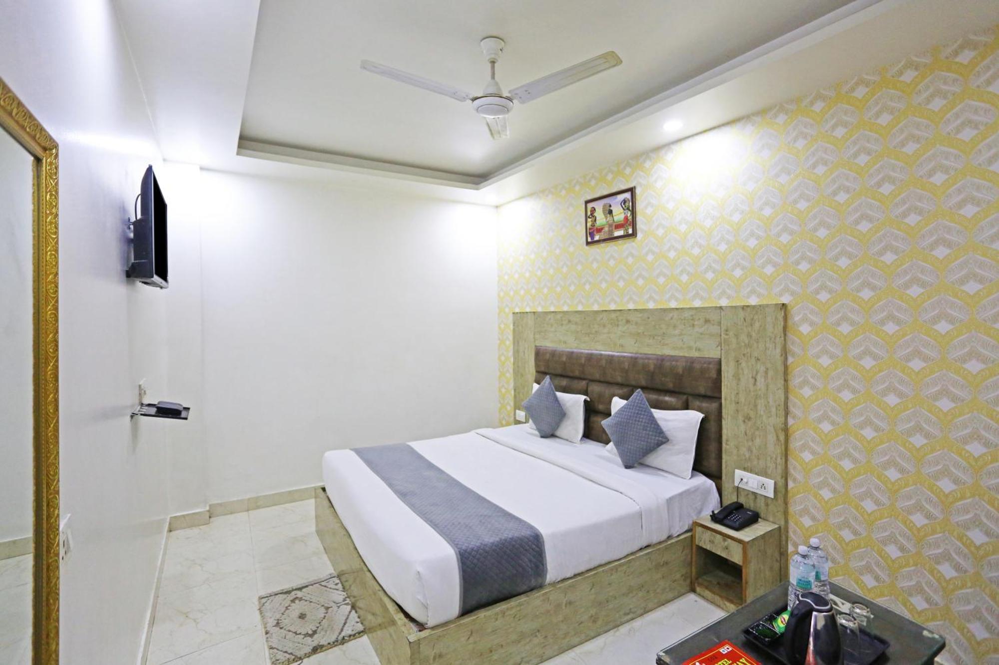 Hotel Broadway, Near Delhi Airport, New Delhi