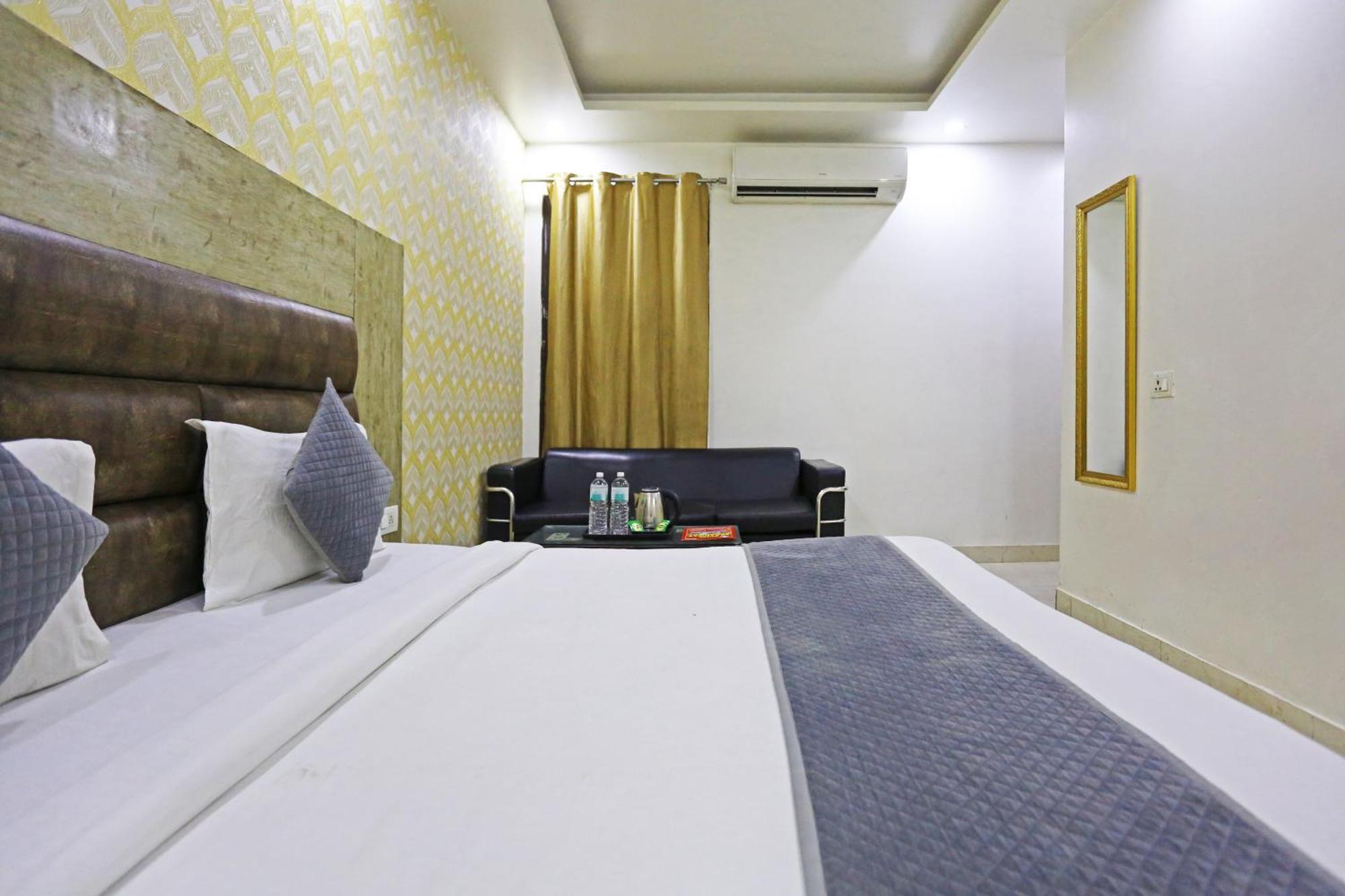 Broadway, Near Delhi Airport, Hotel